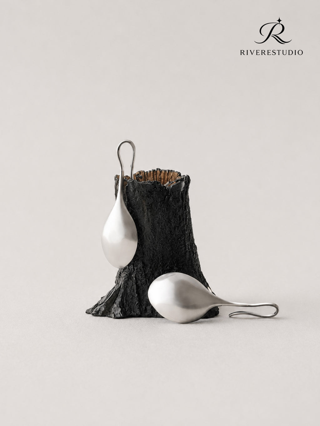 Linea Minimal Statement Earrings