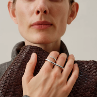 Doppio Forma Sculptural Twin-Finger Ring
