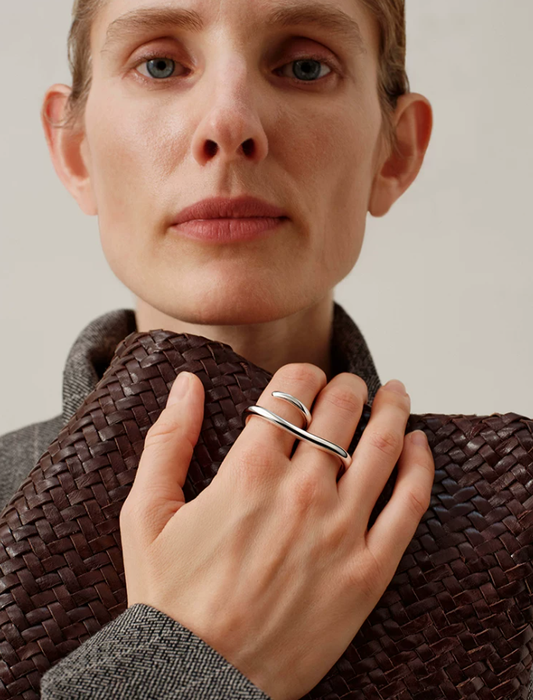Doppio Forma Sculptural Twin-Finger Ring