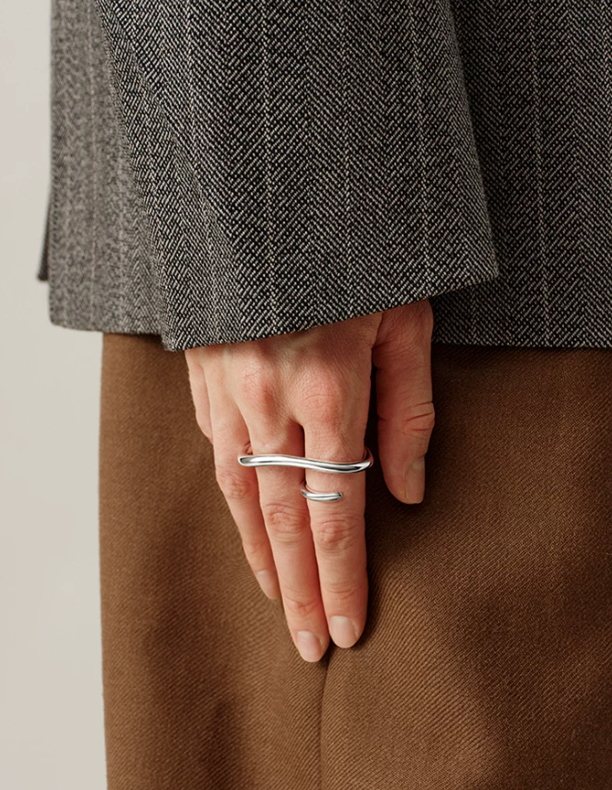 Doppio Forma Sculptural Twin-Finger Ring